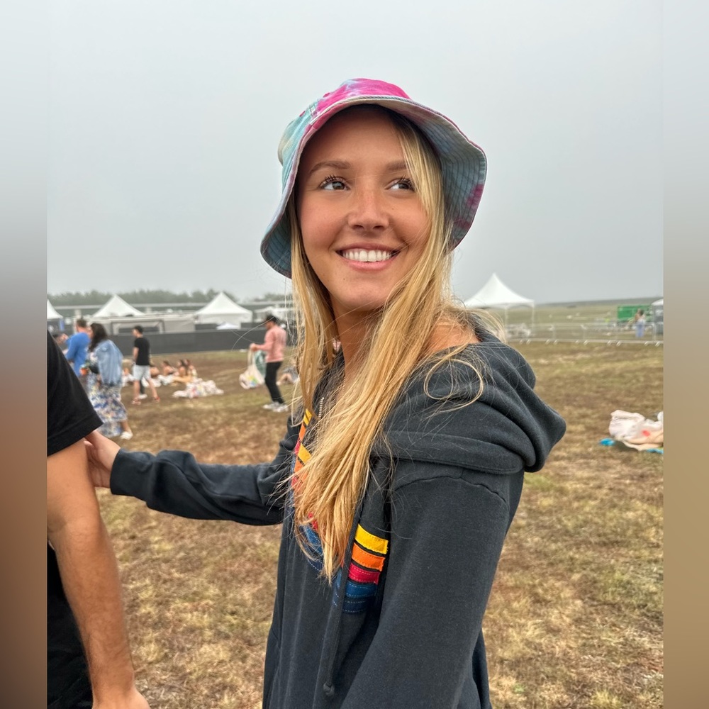 Meet your Posher, Olivia